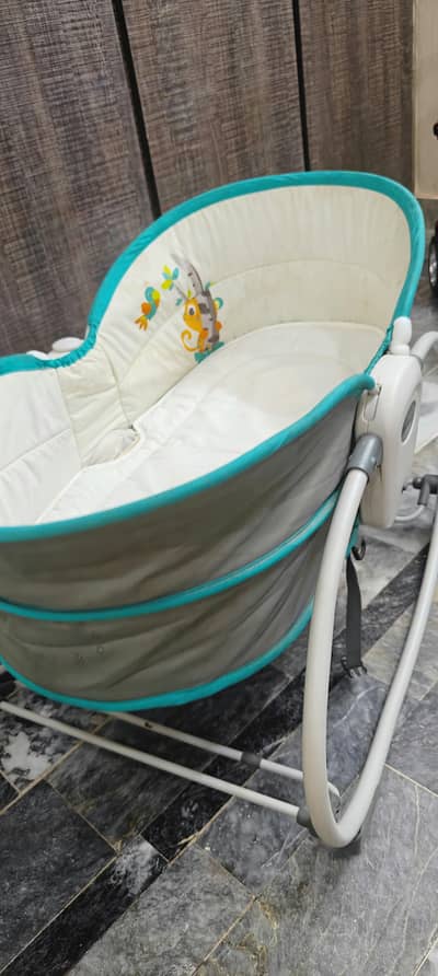 mustela bassinet 5 in 1 urgent sale