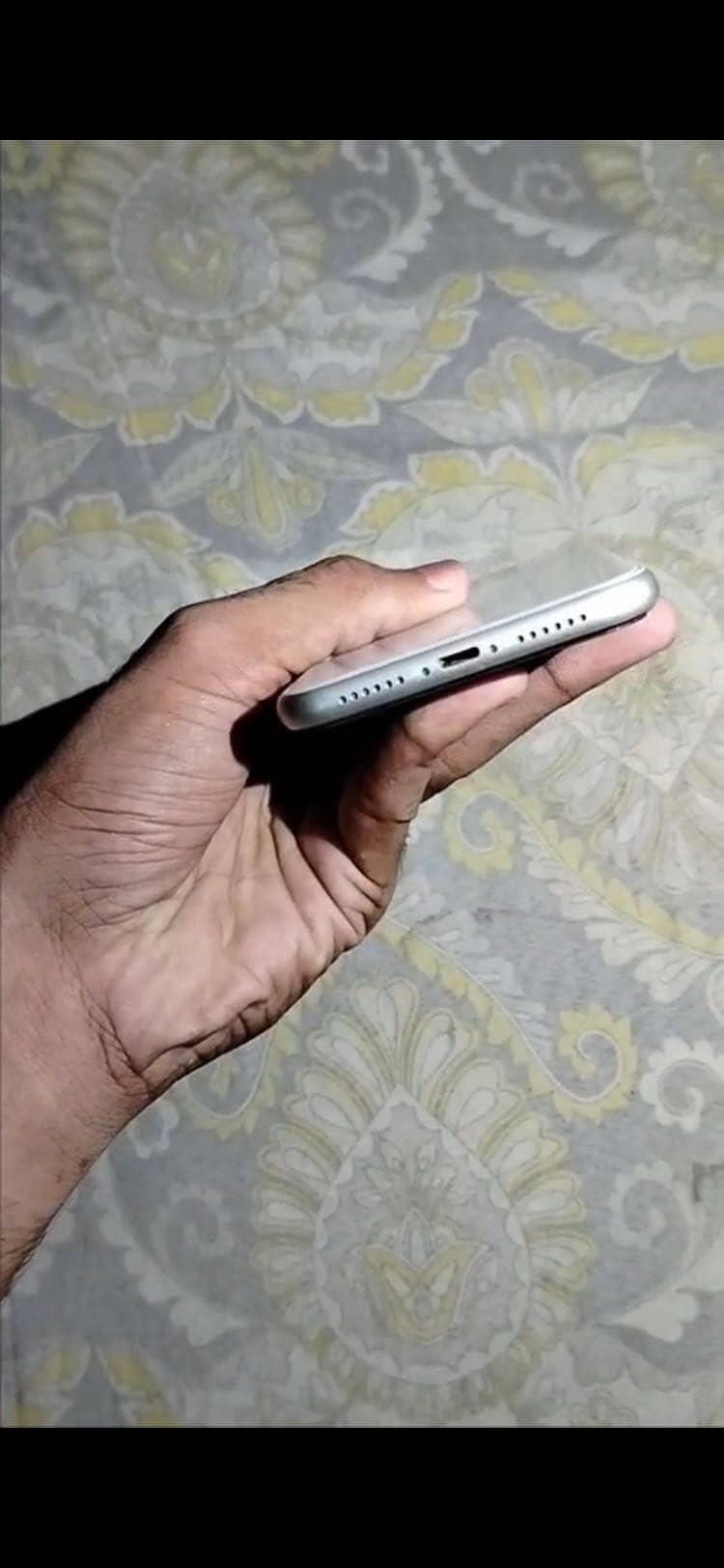 Apple iPhone 11 4