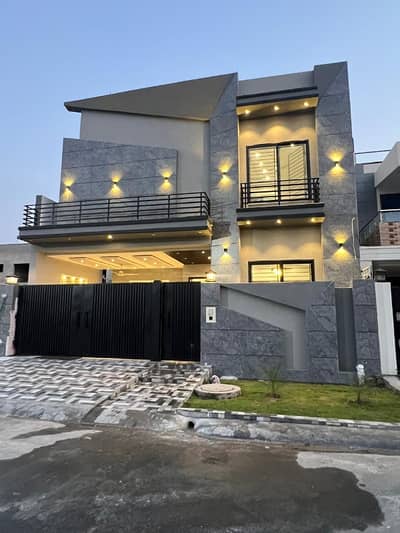 10 Marla Luxury House For Sale