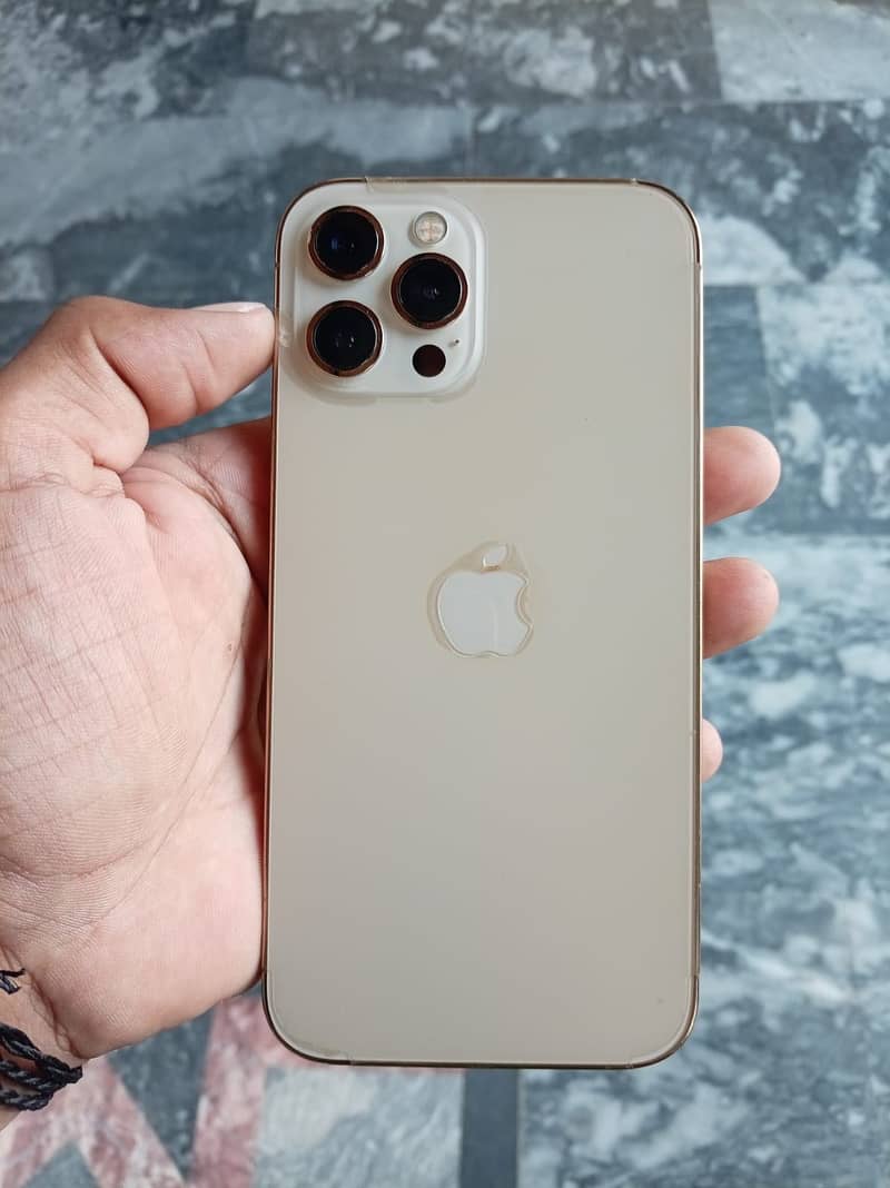 Apple iPhone 12 Pro Max 4