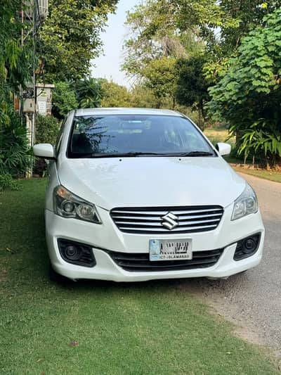 Suzuki Ciaz 2018 automatic pearl white color