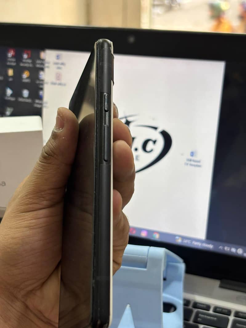 Google Pixel 6a 4