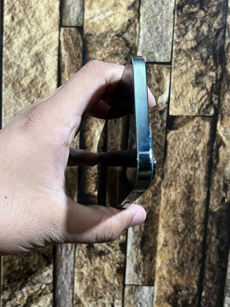 Apple iPhone 13 Pro Max 5