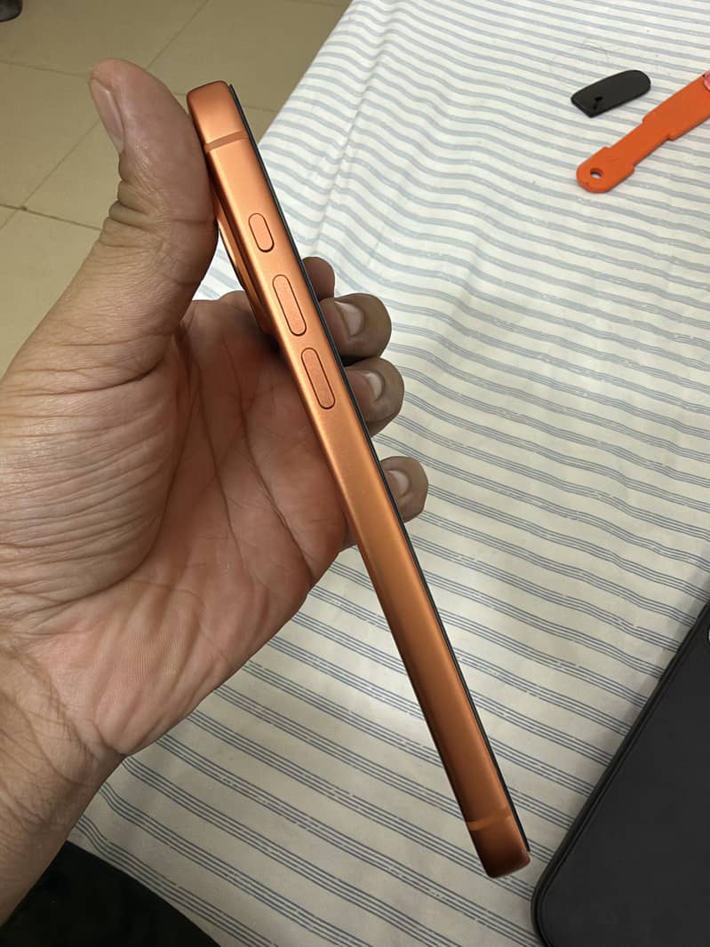 Apple iPhone 17 Pro Max 2
