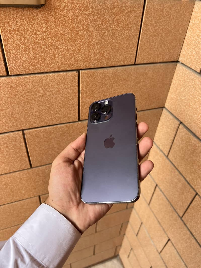 Apple iPhone 14 Pro Max 1
