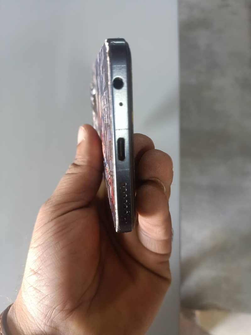 Tecno Spark 30 3