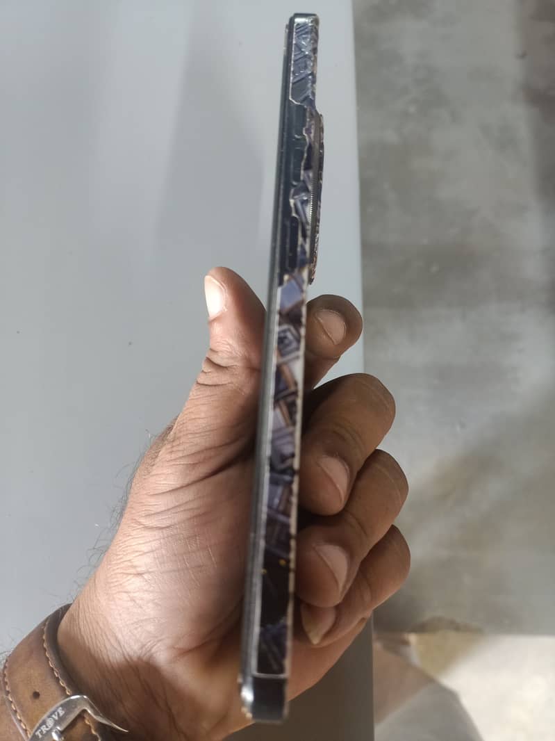 Tecno Spark 30 4