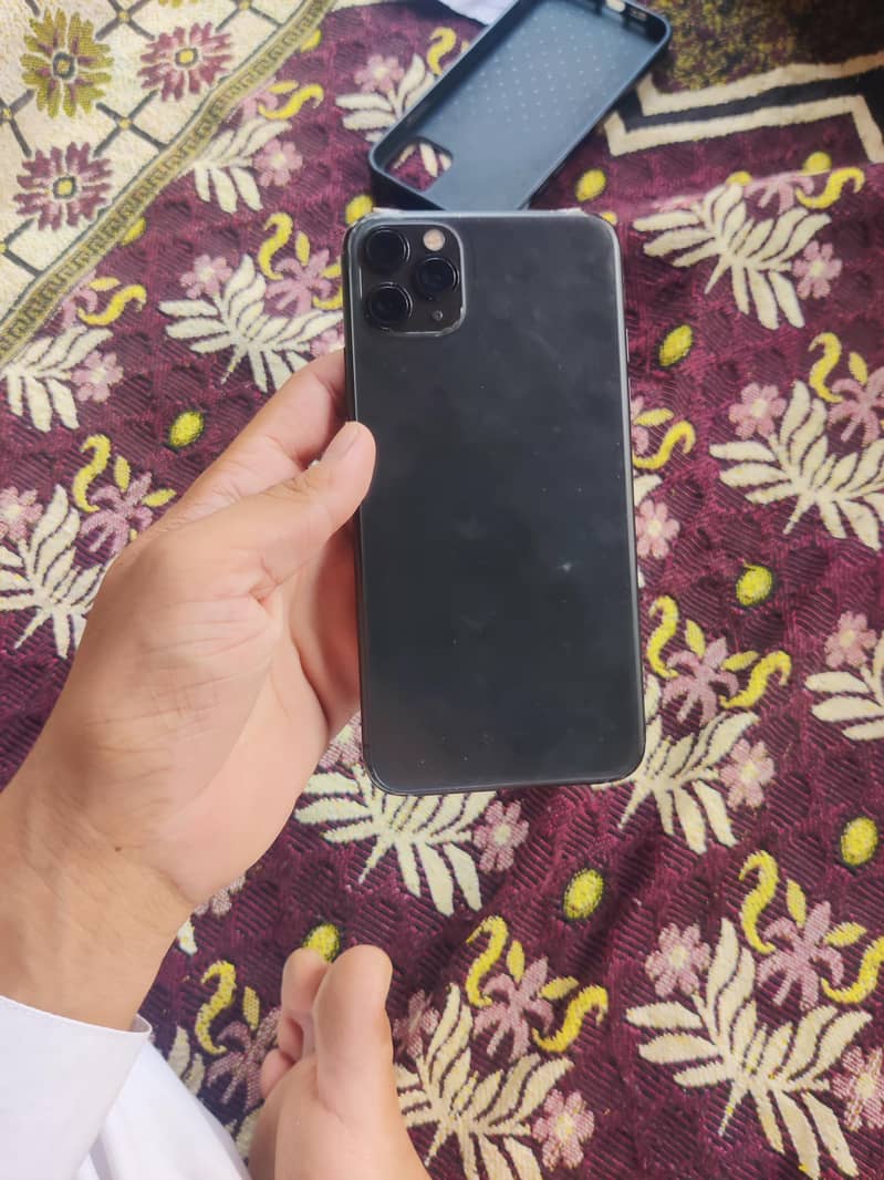 Apple iPhone 11 Pro Max 1