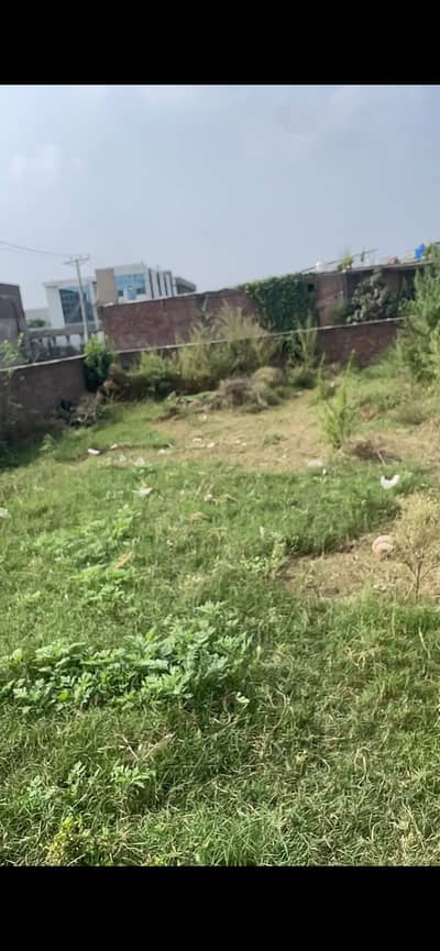 9 marla semi commerial plot for sale