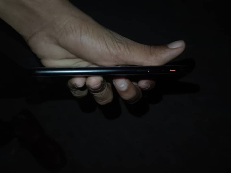 Apple iPhone SE  2nd Generation 0