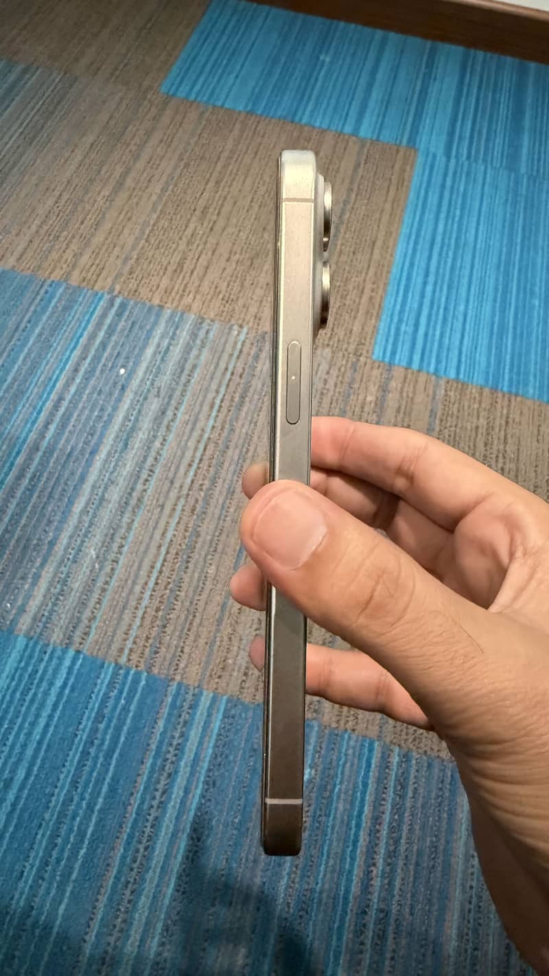 Apple iPhone 15 Pro Max 2