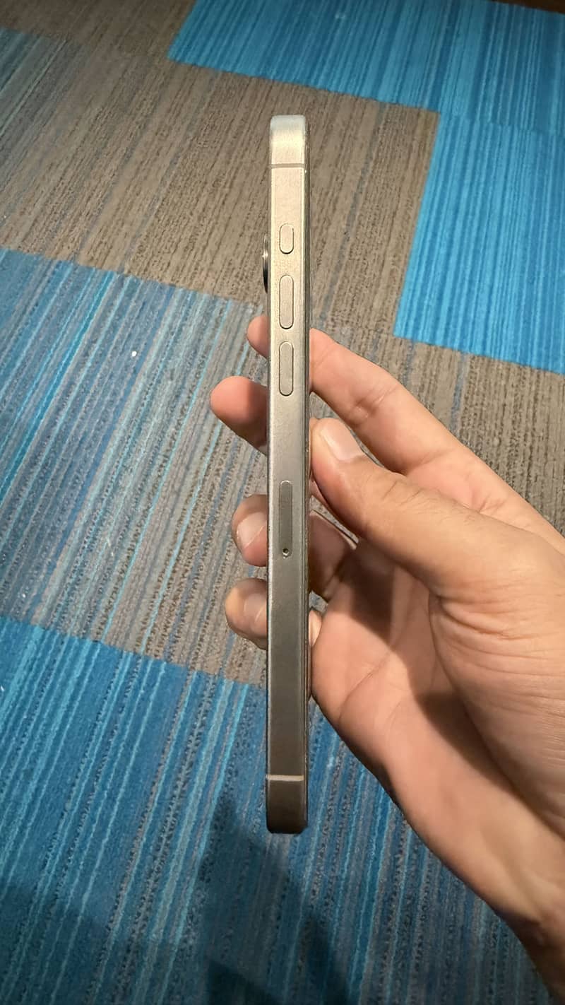 Apple iPhone 15 Pro Max 5
