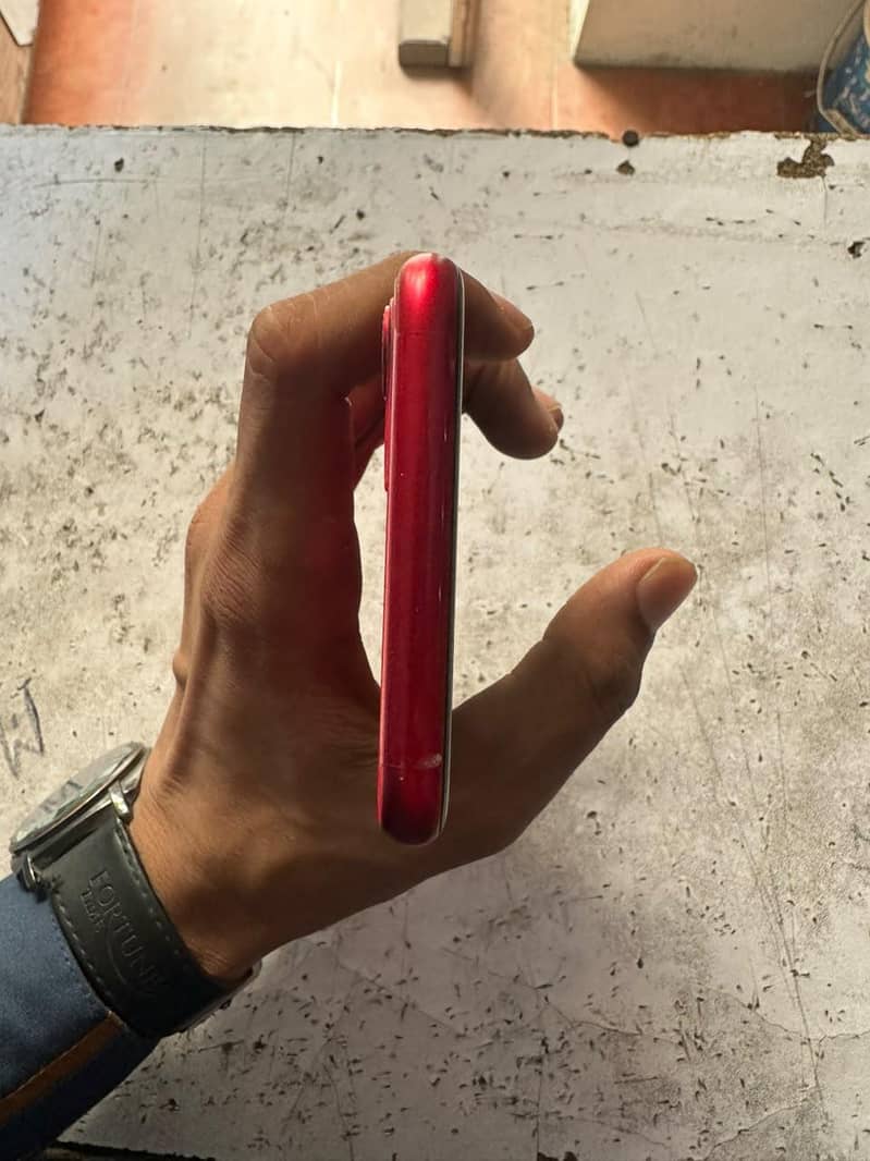 Apple iPhone 11 4