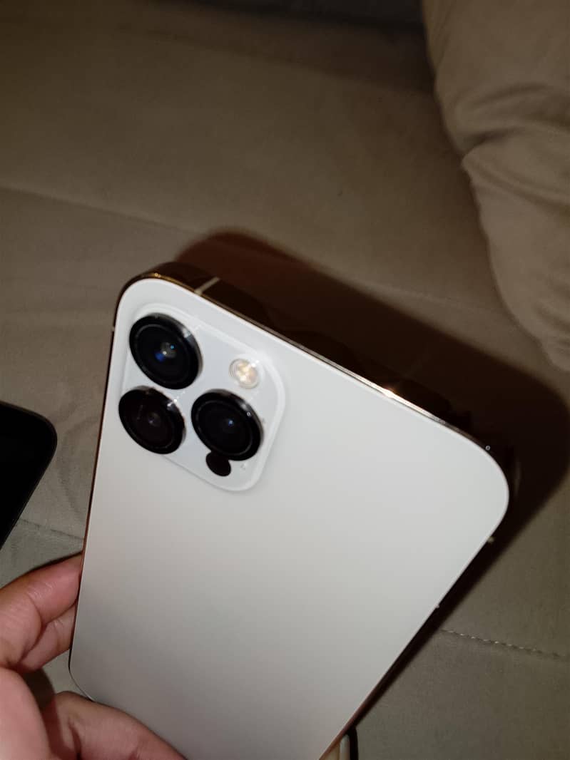 Apple iPhone 12 Pro Max 3