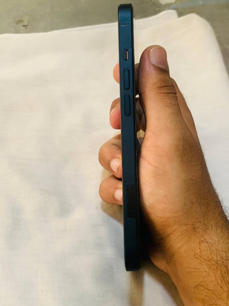 Apple iPhone 13 3