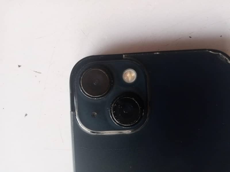 Apple iPhone 13 4