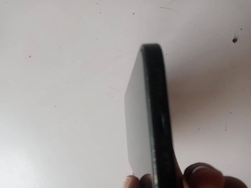 Apple iPhone 13 5
