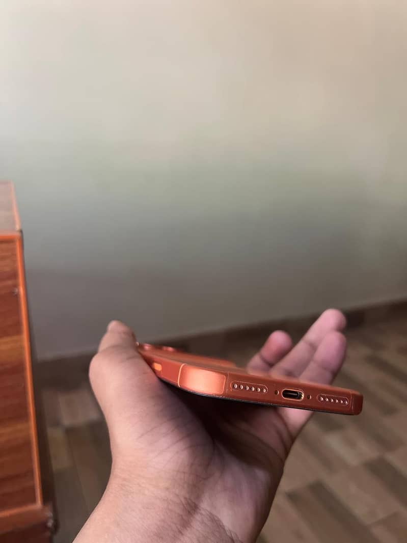 Apple iPhone 17 Pro Max 4