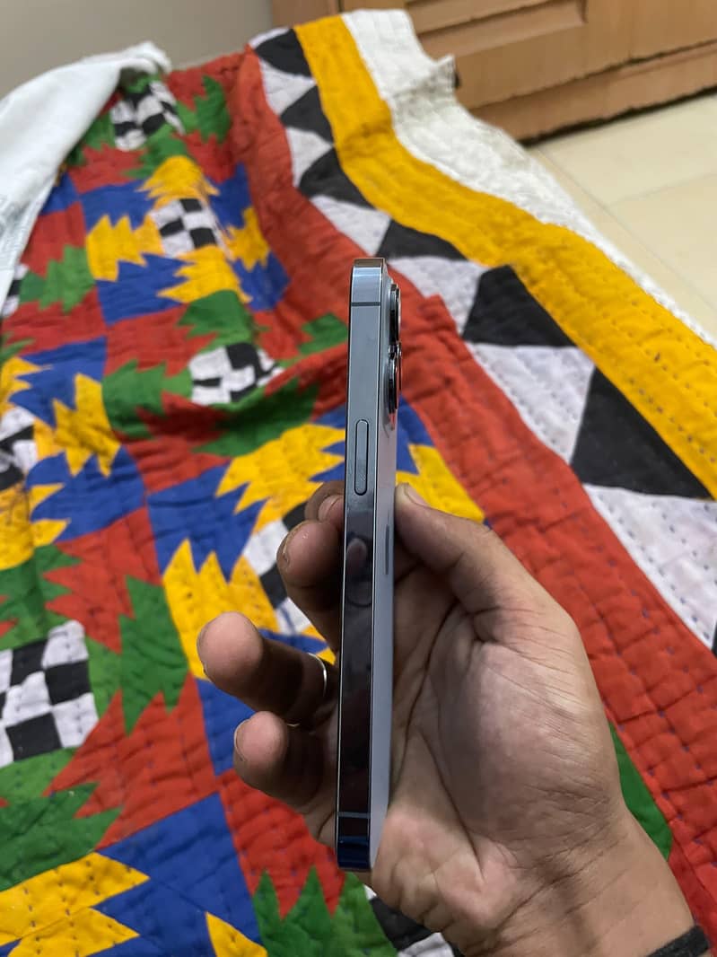 Apple iPhone 13 Pro 1
