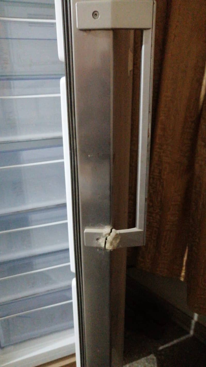 vertical freezer 0