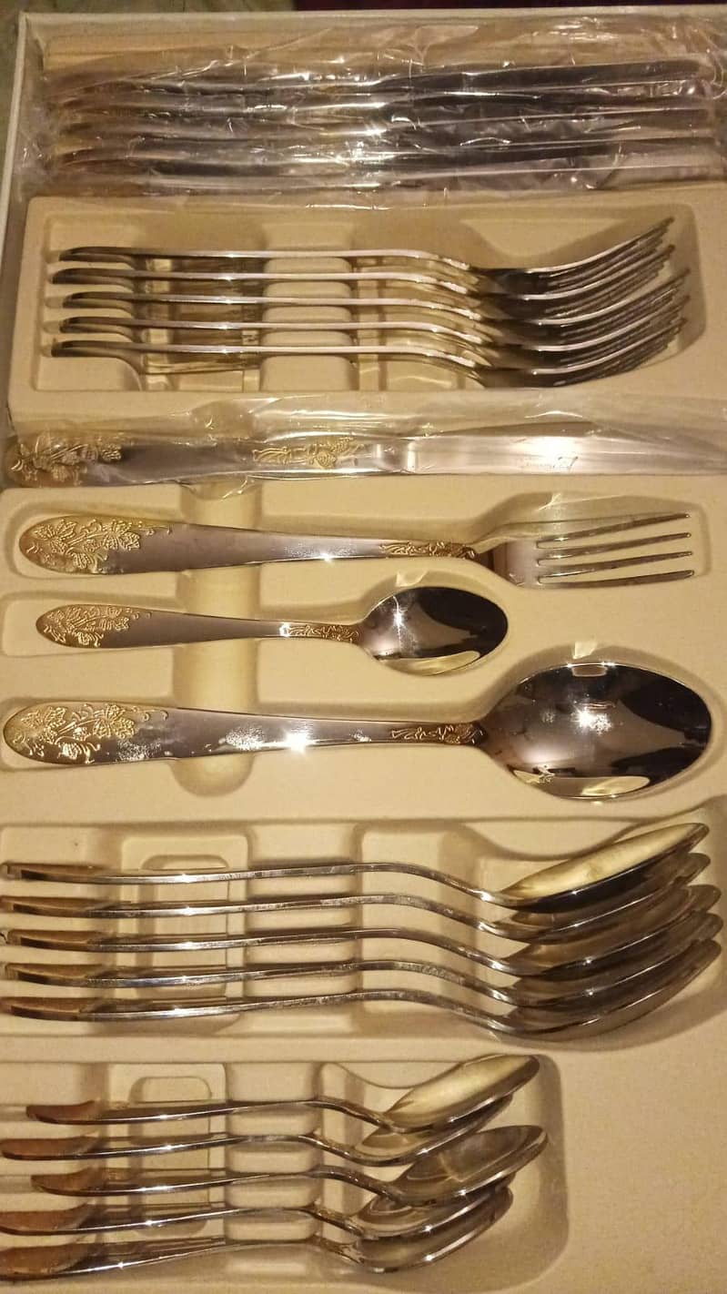 Cutlery set 0