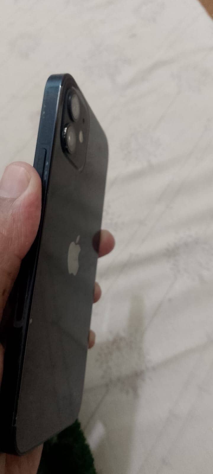 Apple iPhone 12 2