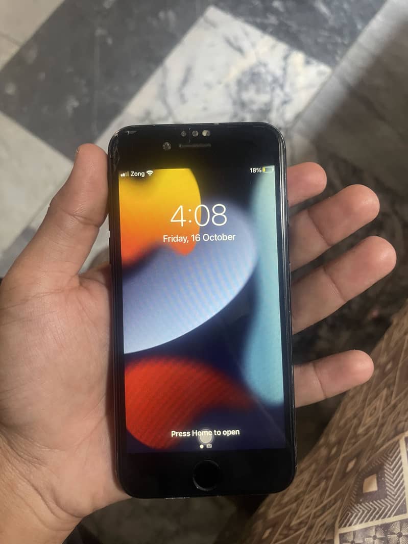Apple iPhone 7 2