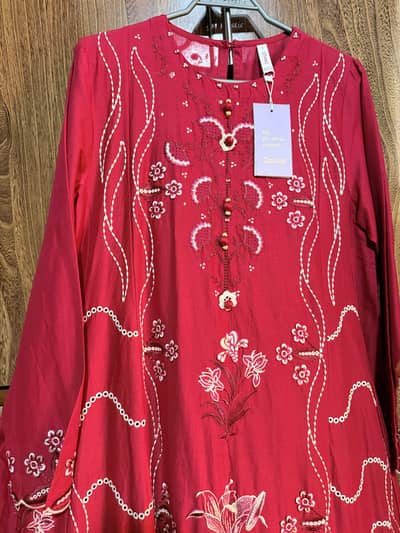 Ethnc frok , 1 piece. . Red