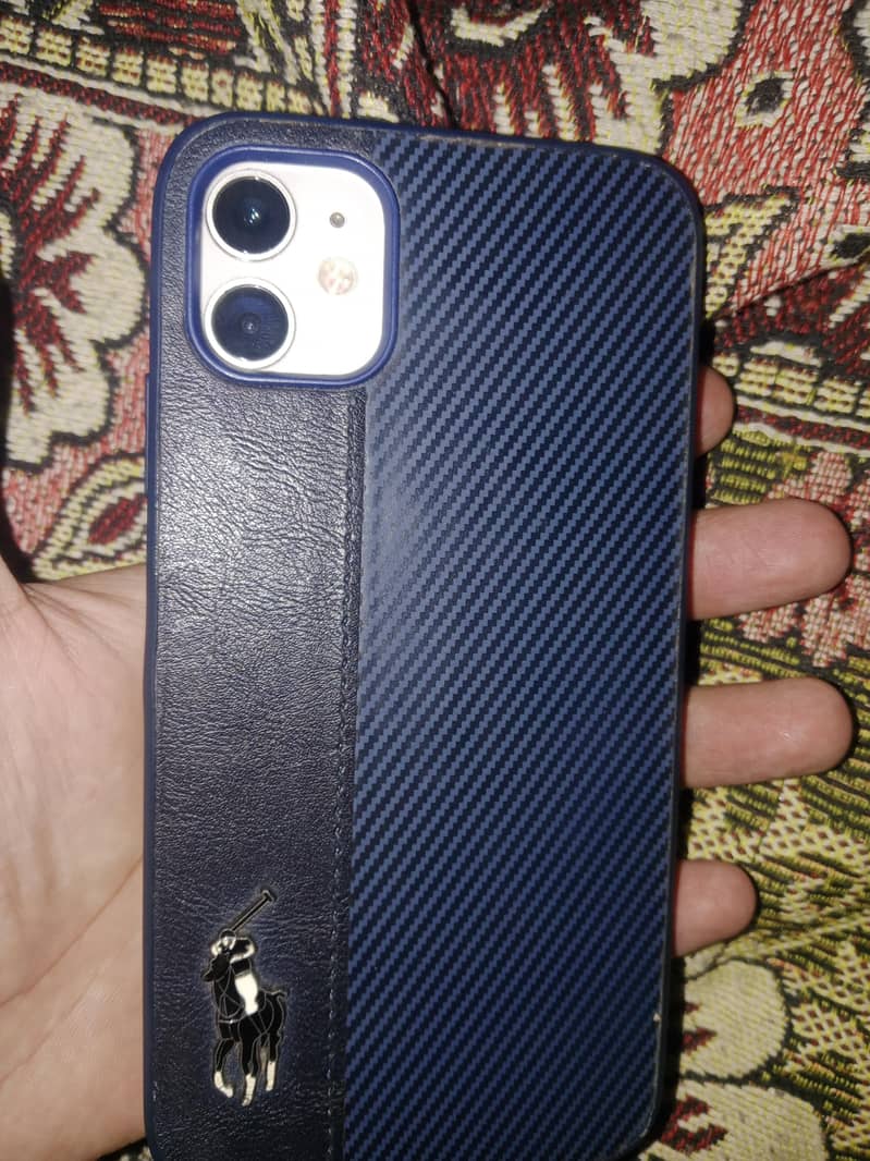 Apple iPhone 11 3