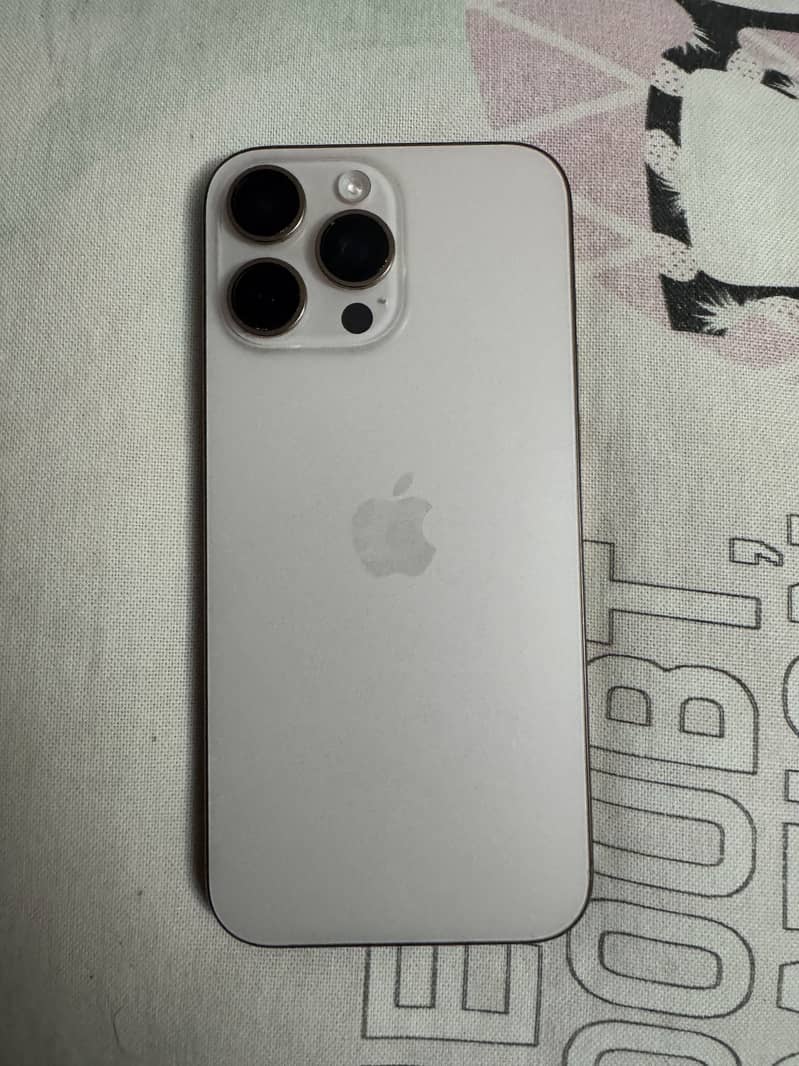 Apple iPhone 16 Pro Max 2