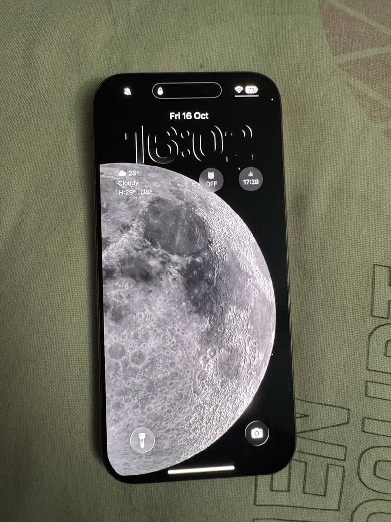 Apple iPhone 16 Pro Max 4