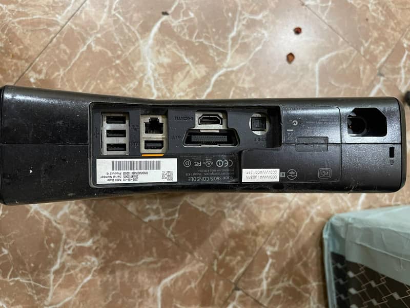 XBOX 360 S Console 1