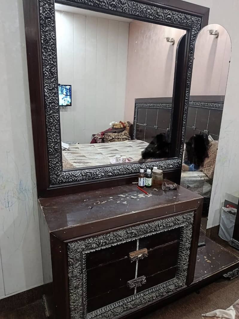 Bed with Side Tables &Dressing Table 1