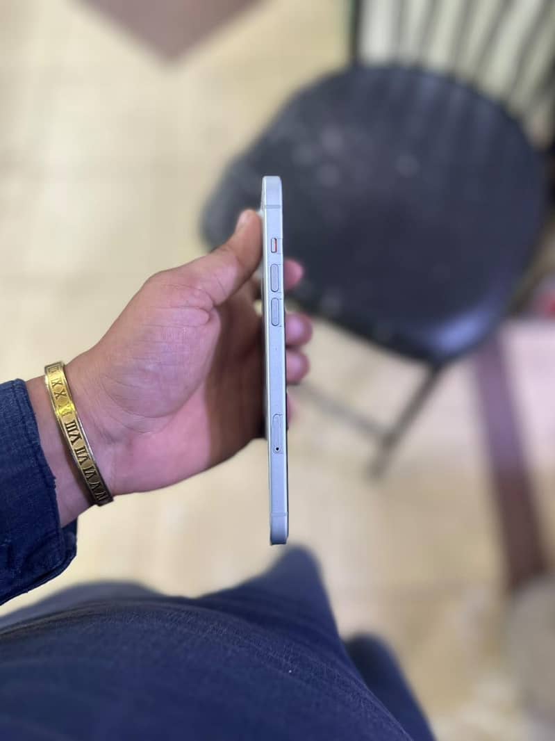 Apple iPhone 15 plus mdm 4