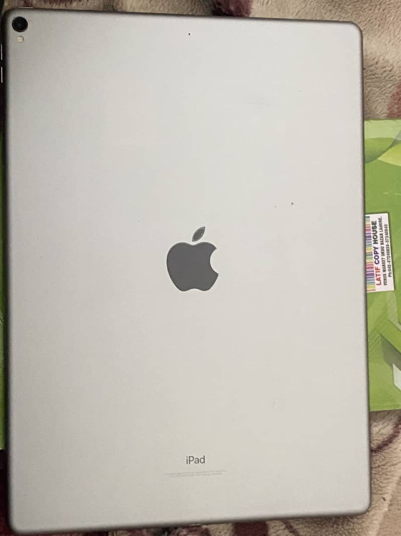 Ipad pro(12.9 inch)  2nd gen 4