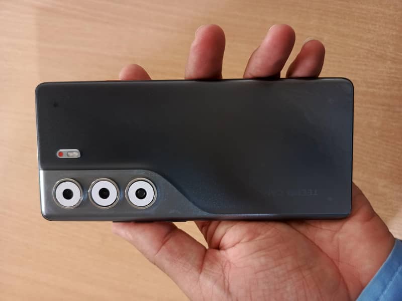 Tecno CAMON 40 Pro 0