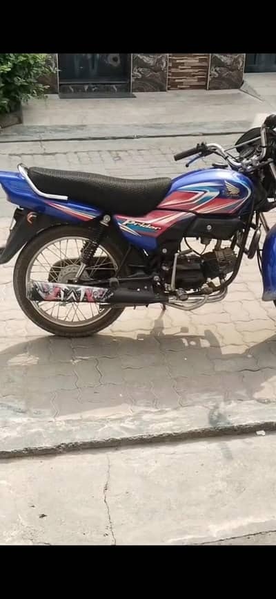 urgent sale Honda pridor just like new only driven 2600