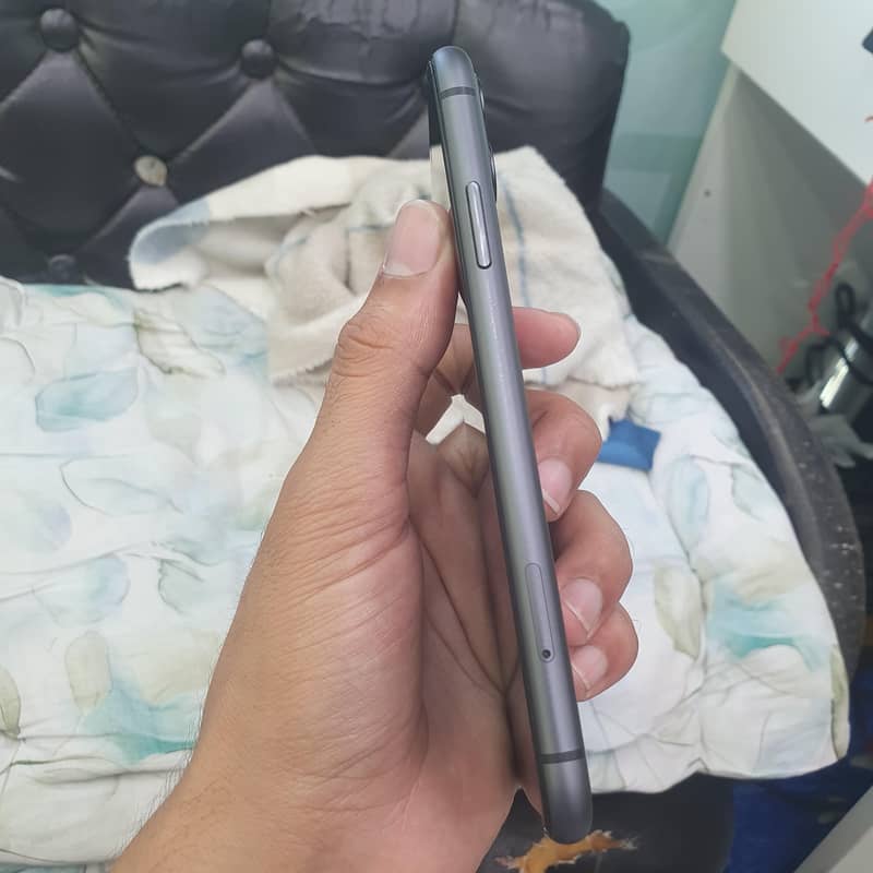 Apple iPhone 11 2