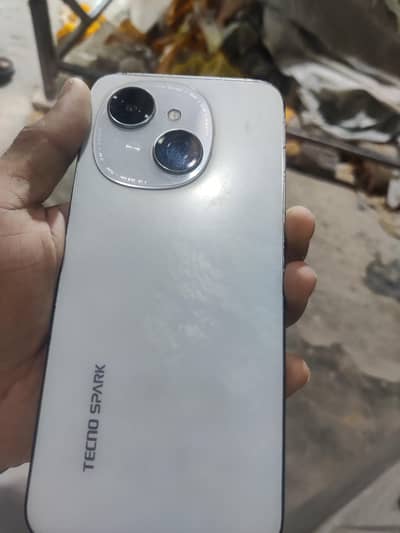 Tecno Spark Go 1 4/128 available for urgent