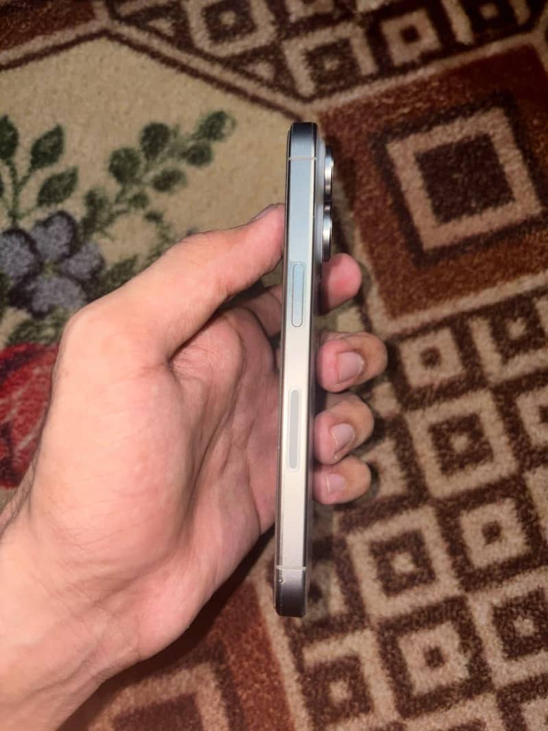 IPHONE 15 PRO 3