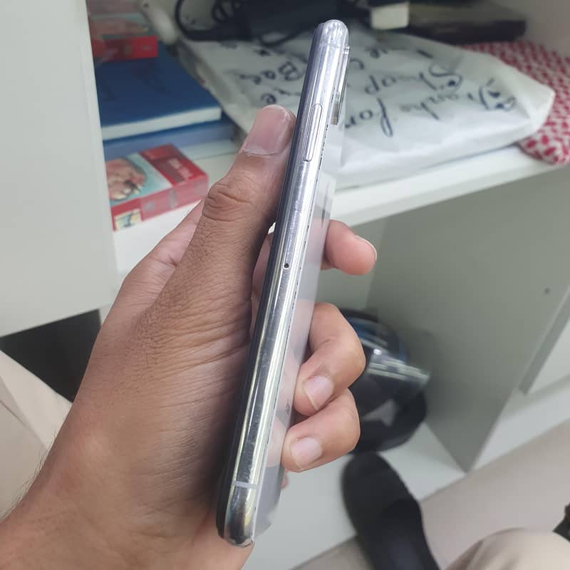 Apple iPhone X 2