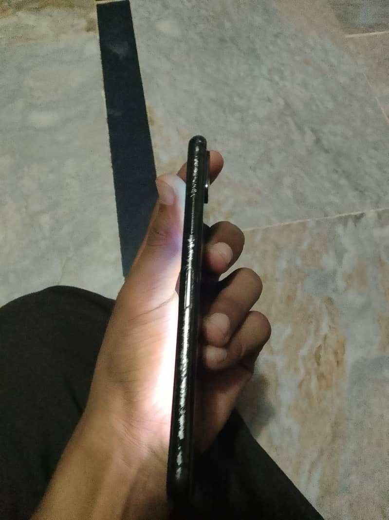 Apple iPhone X 3