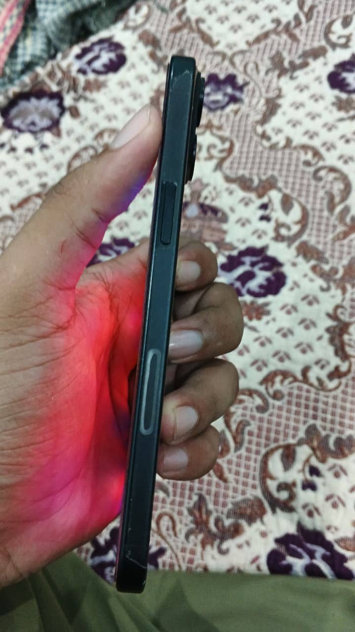 Apple iPhone 15 plus 1