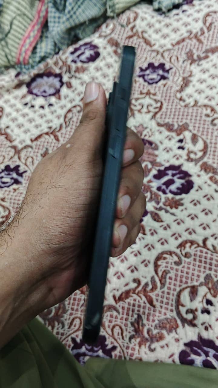 Apple iPhone 15 plus 3
