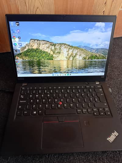 Lenovo Thinkpad laptop with Ryzen 5 pro