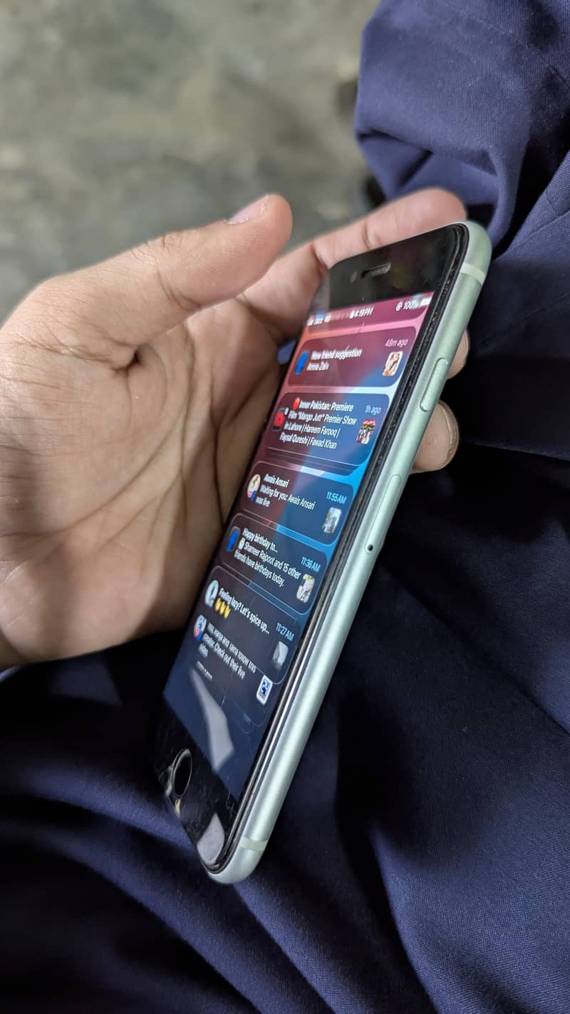 Apple iPhone SE 0