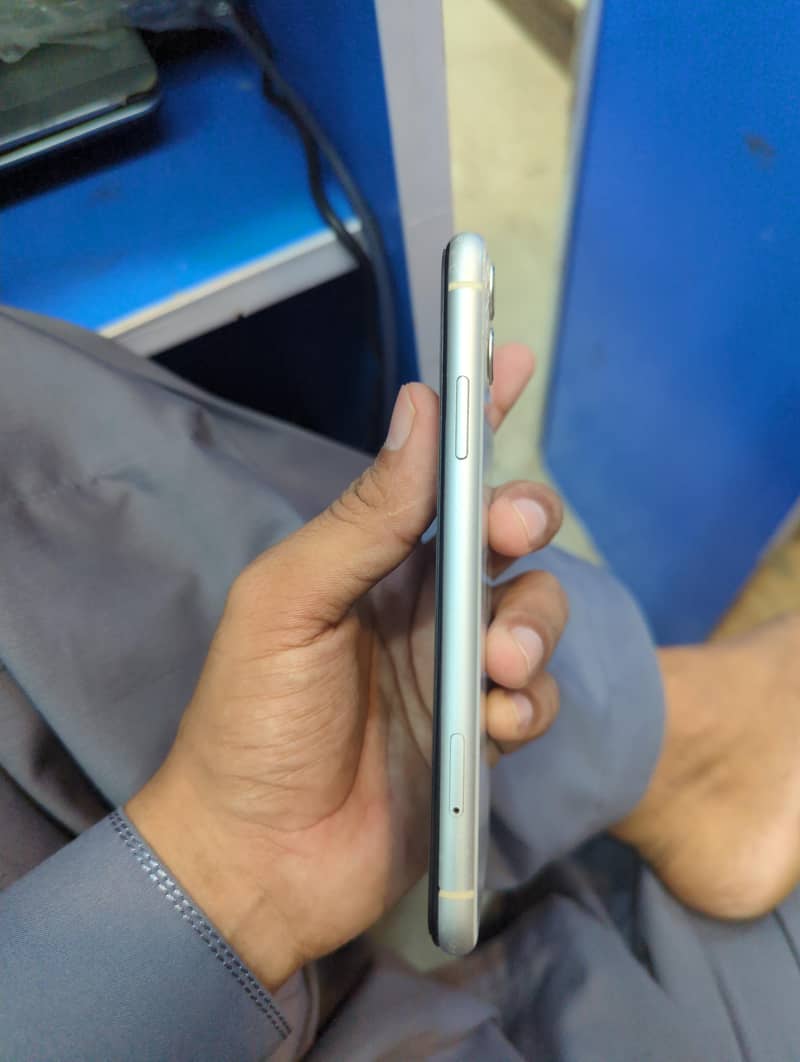Apple iPhone 11 2