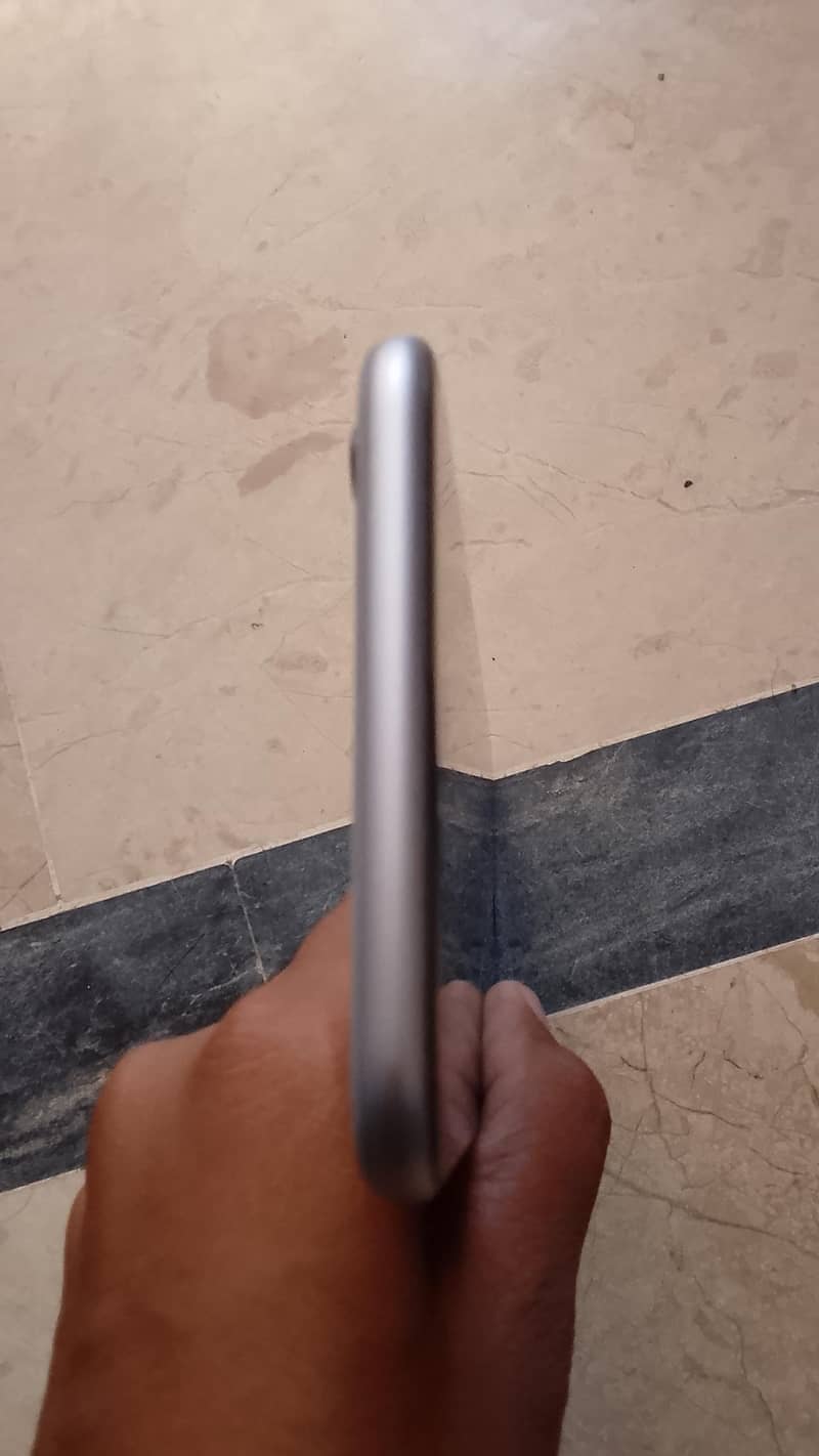 Apple iPhone 6 Plus 5