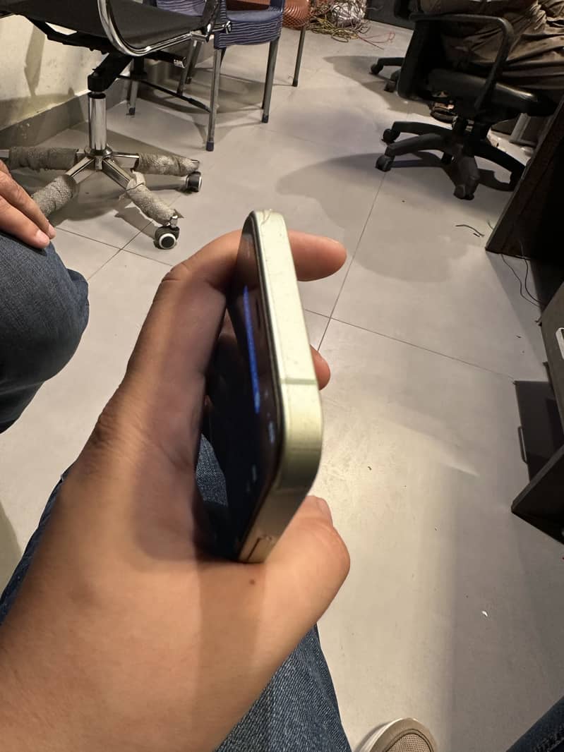 Apple iPhone 12 1