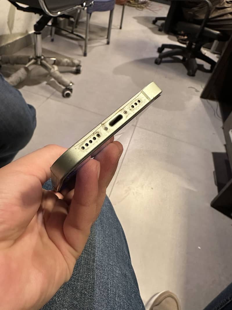 Apple iPhone 12 2